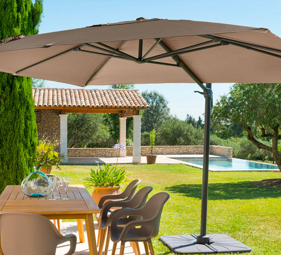 grand parasol de jardin